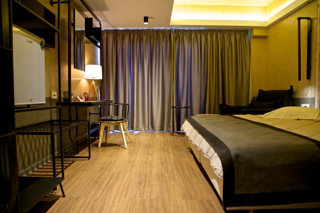 Adonis City Hotel Patras Oda fotoğraf