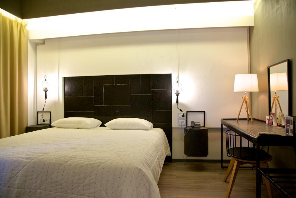 Adonis City Hotel Patras Oda fotoğraf
