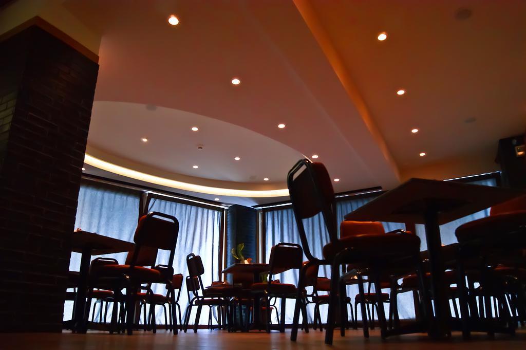 Adonis City Hotel Patras Dış mekan fotoğraf