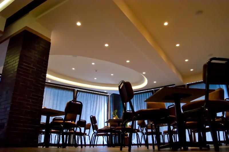 Adonis City Hotel Patras Dış mekan fotoğraf