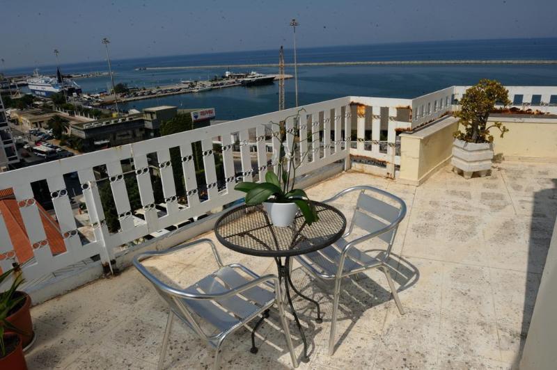 Adonis City Hotel Patras Dış mekan fotoğraf